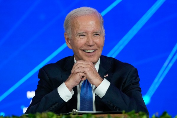 President Biden talks with tech leaders about risks and promises of AI - Vimarsana News