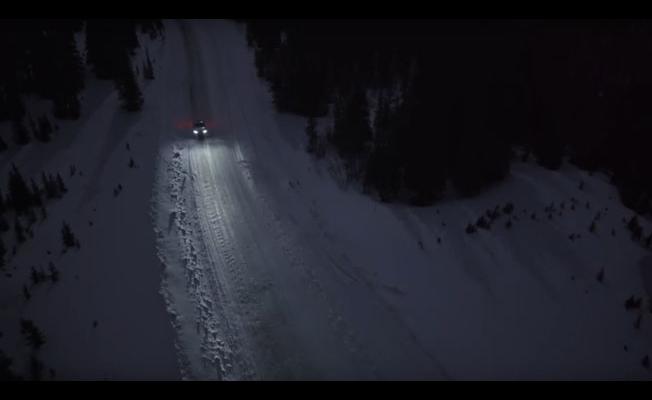 Mossop shot the opening sequence of the film with the real Q7 by moonlight alone.