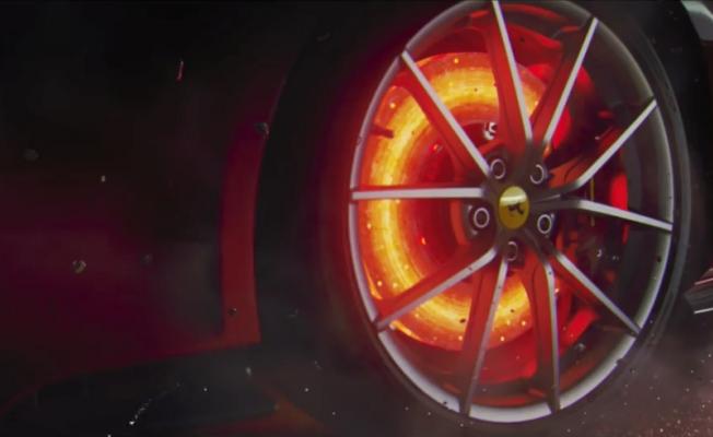 “At one point, you see the brake disc glow. That’s something that happens quite often, but you don’t see it because it goes by so quickly.”