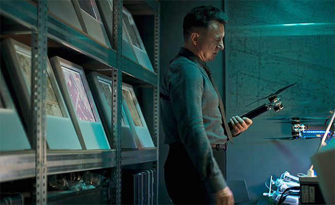 After agreeing on the vision and purpose, the creative stage begins: FUI designers look for the right solutions and present the design of the panels.