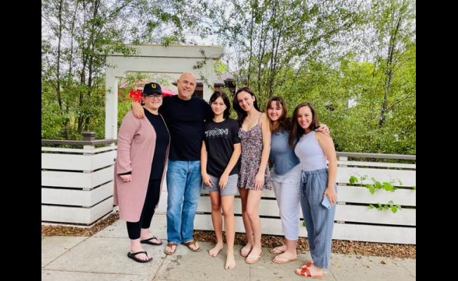 (l. to r.) Laura Noury, Jim Haygood, Rosie Haygood, Jane, Mae, and Emma Noury